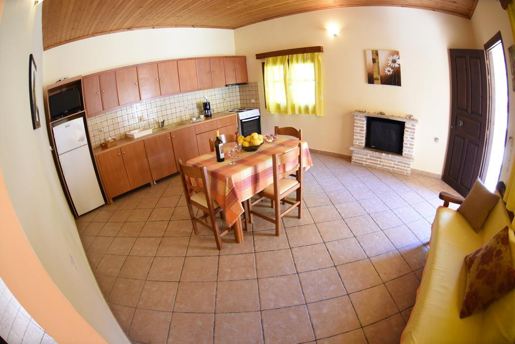 Yannis' Village Keri Exterior photo